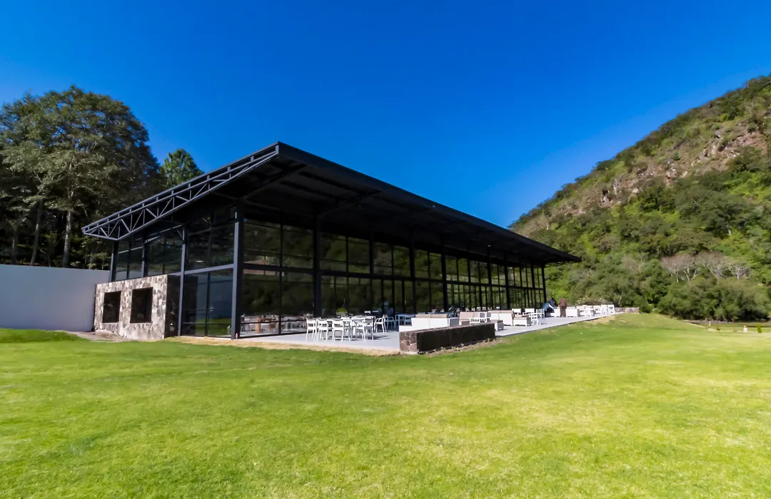 Sierra Lago-1